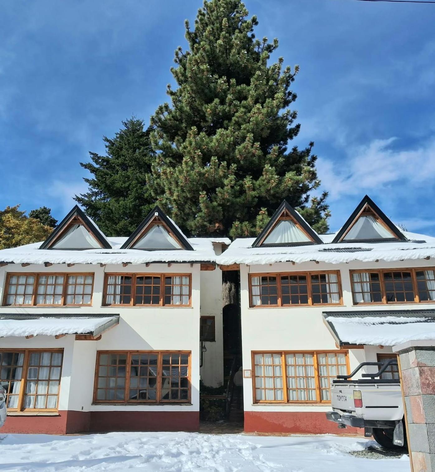 La Ponderosa Apart Hotel San Carlos de Bariloche Eksteriør bilde